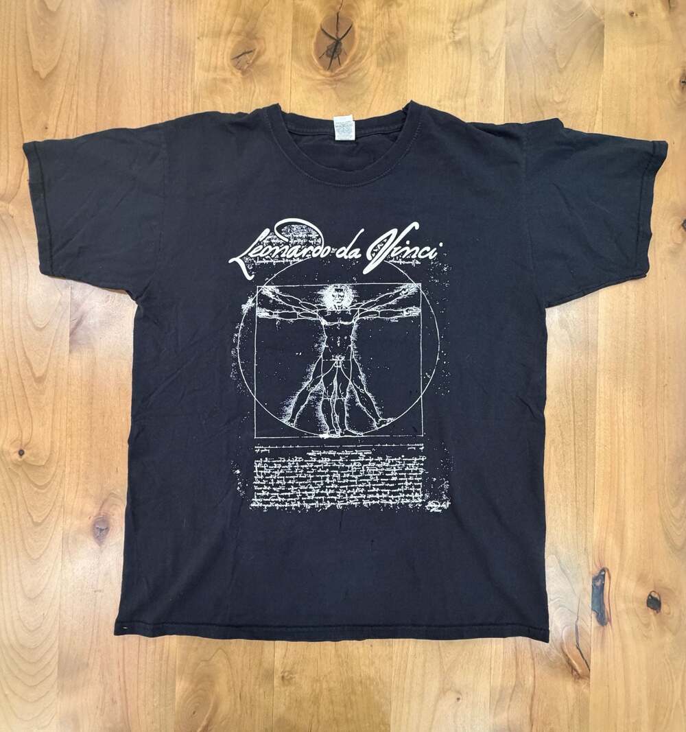 Fruit of the Loom Leonardo da Vinci Vitruvian Man Graphic T-Shirt Large